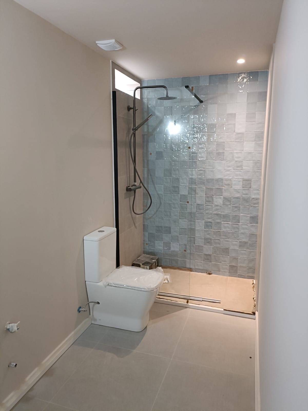 Reforma de baño con alicatado